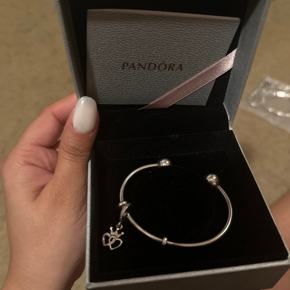 Pandora bangle and charm - Picture 5 of 5